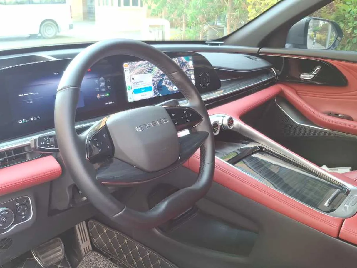 Car image 11