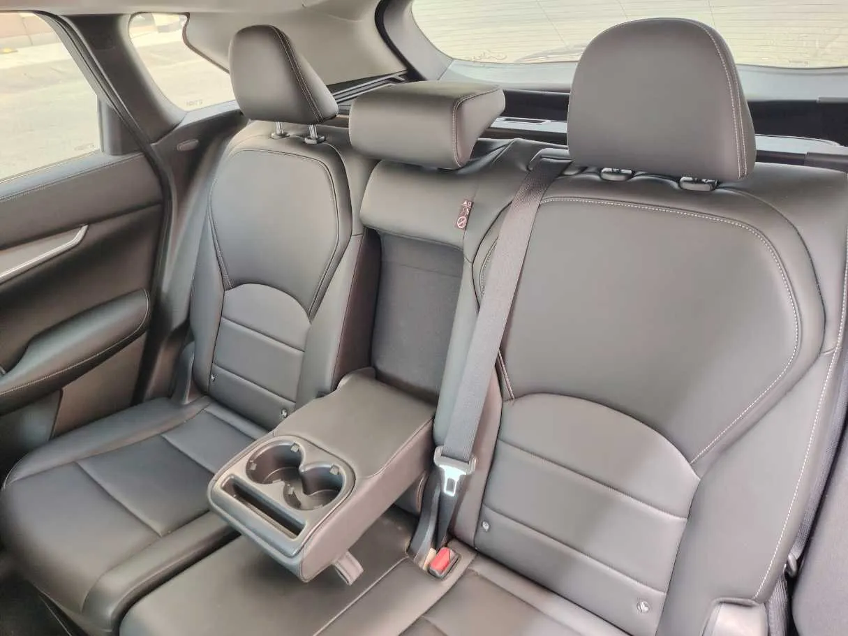 Car image 15
