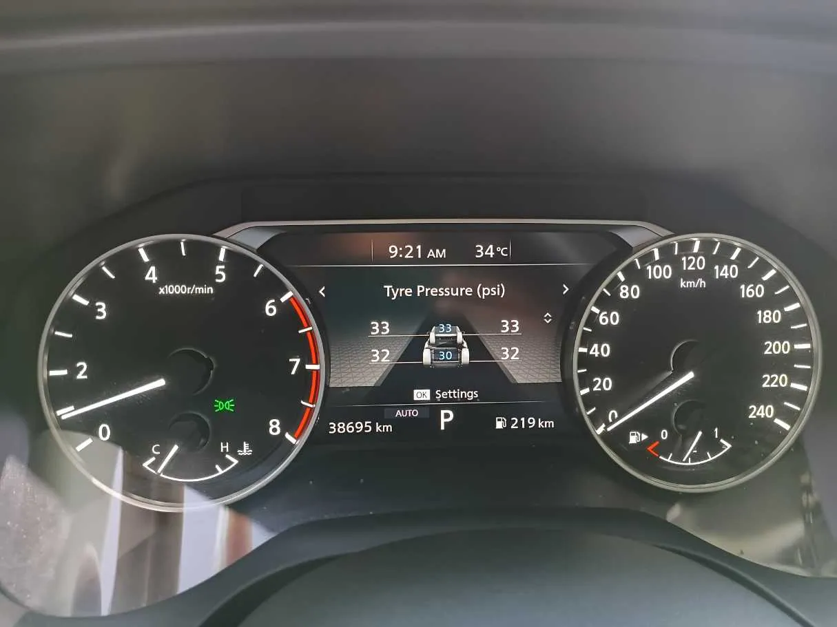 Car image 19