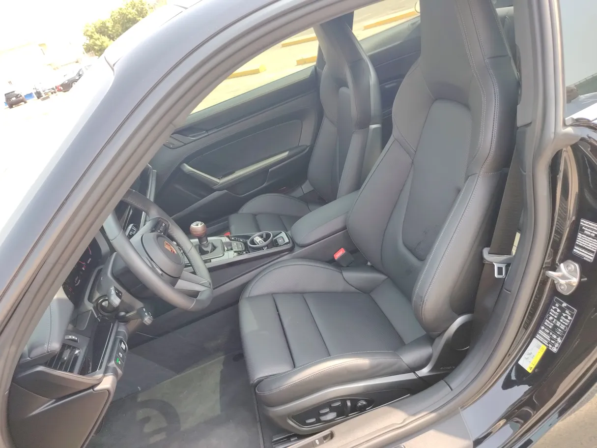 Car image 13