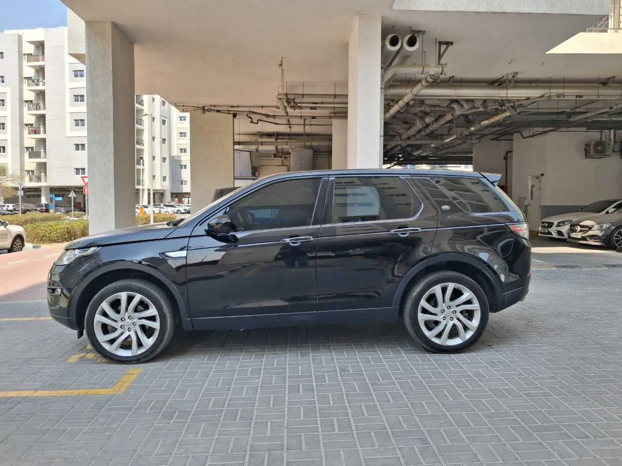 Car image 8