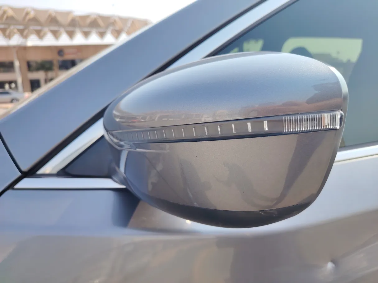 Car image 26