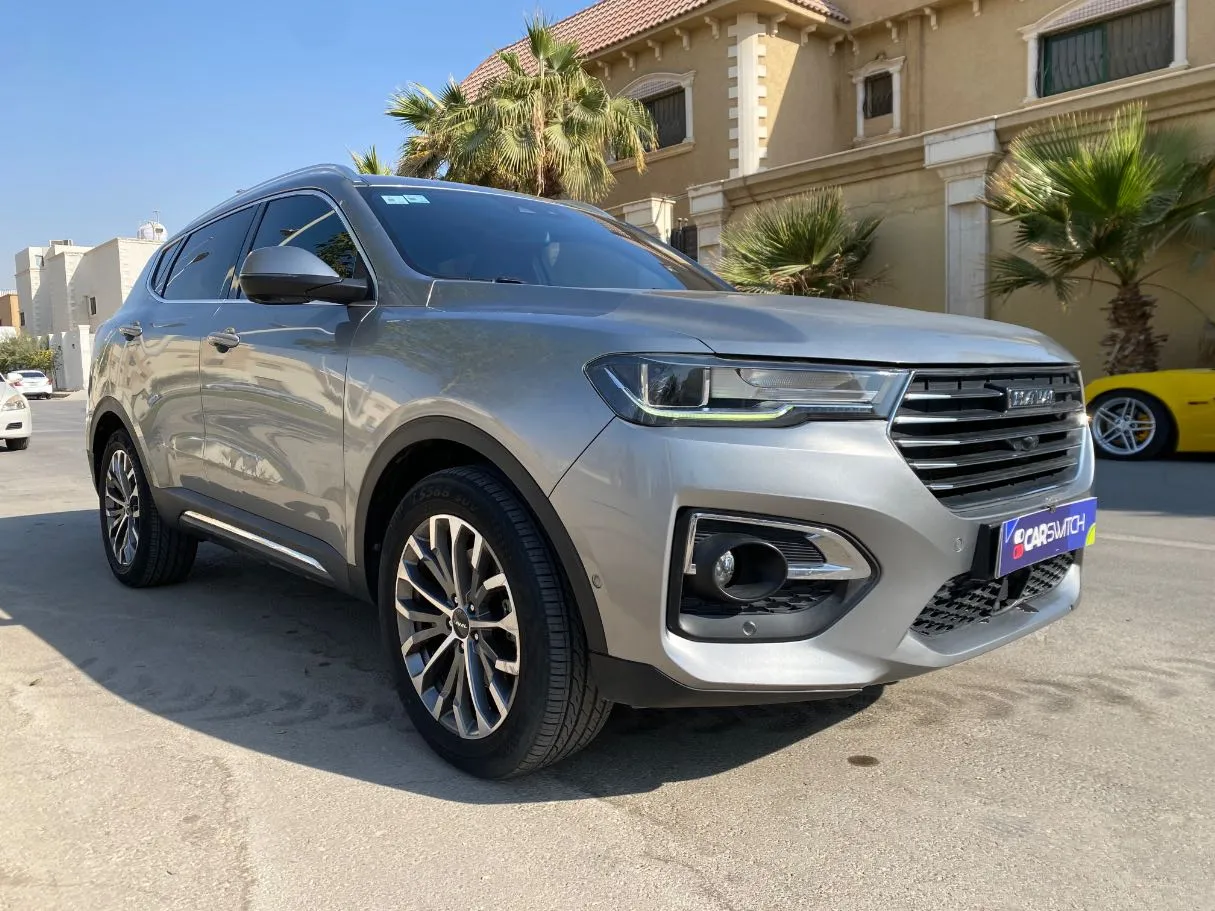 Car image 3