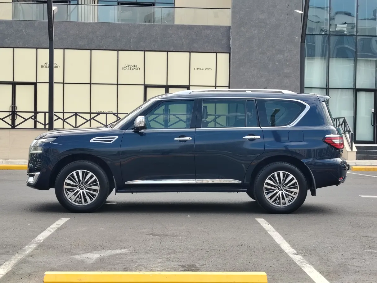 Car image 8