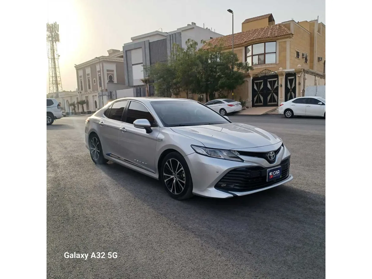 Car image 3