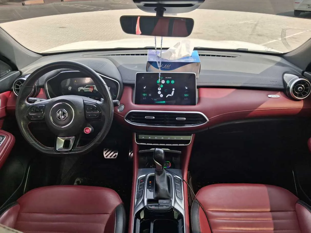 Car image 16
