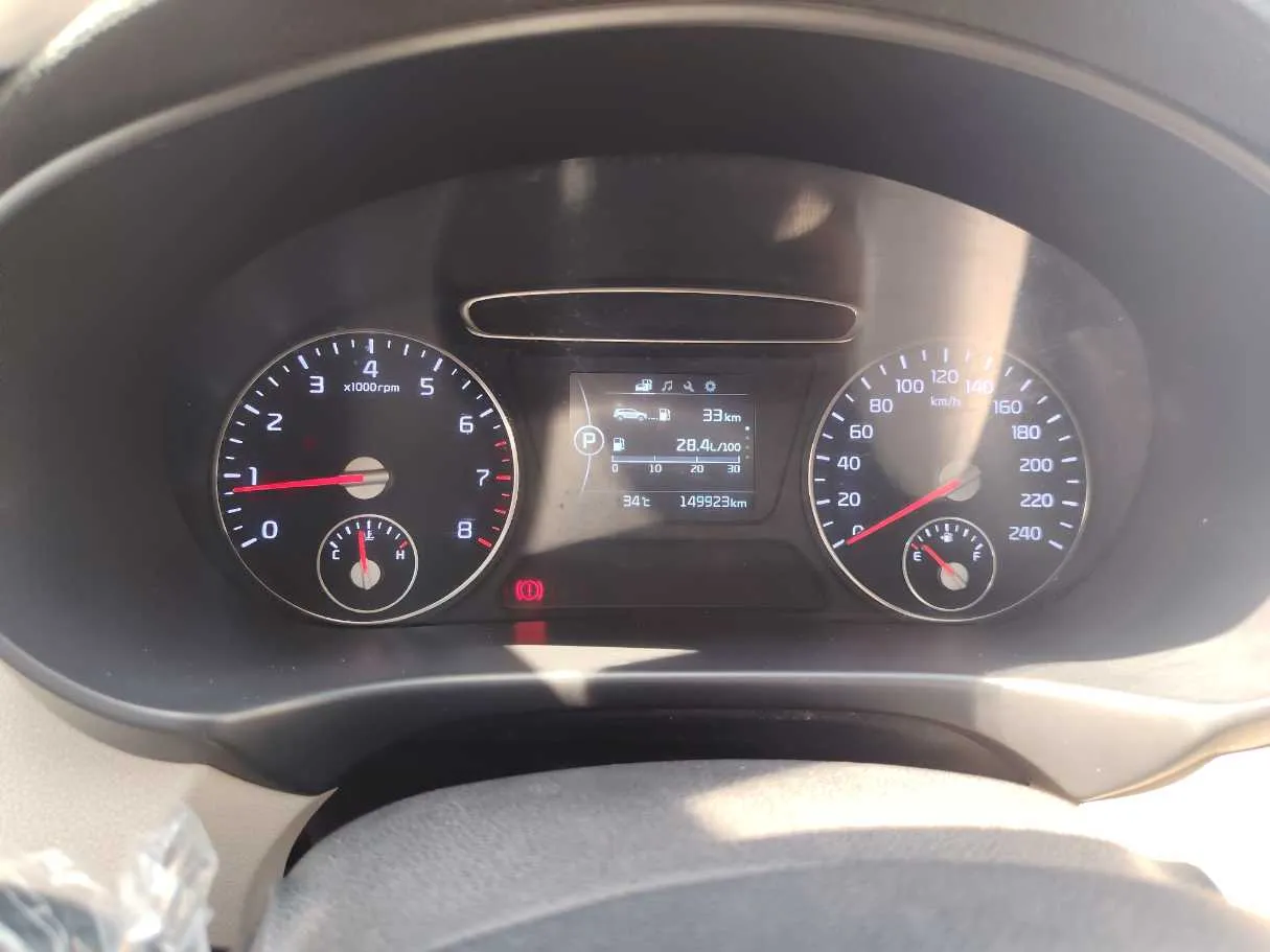 Car image 25