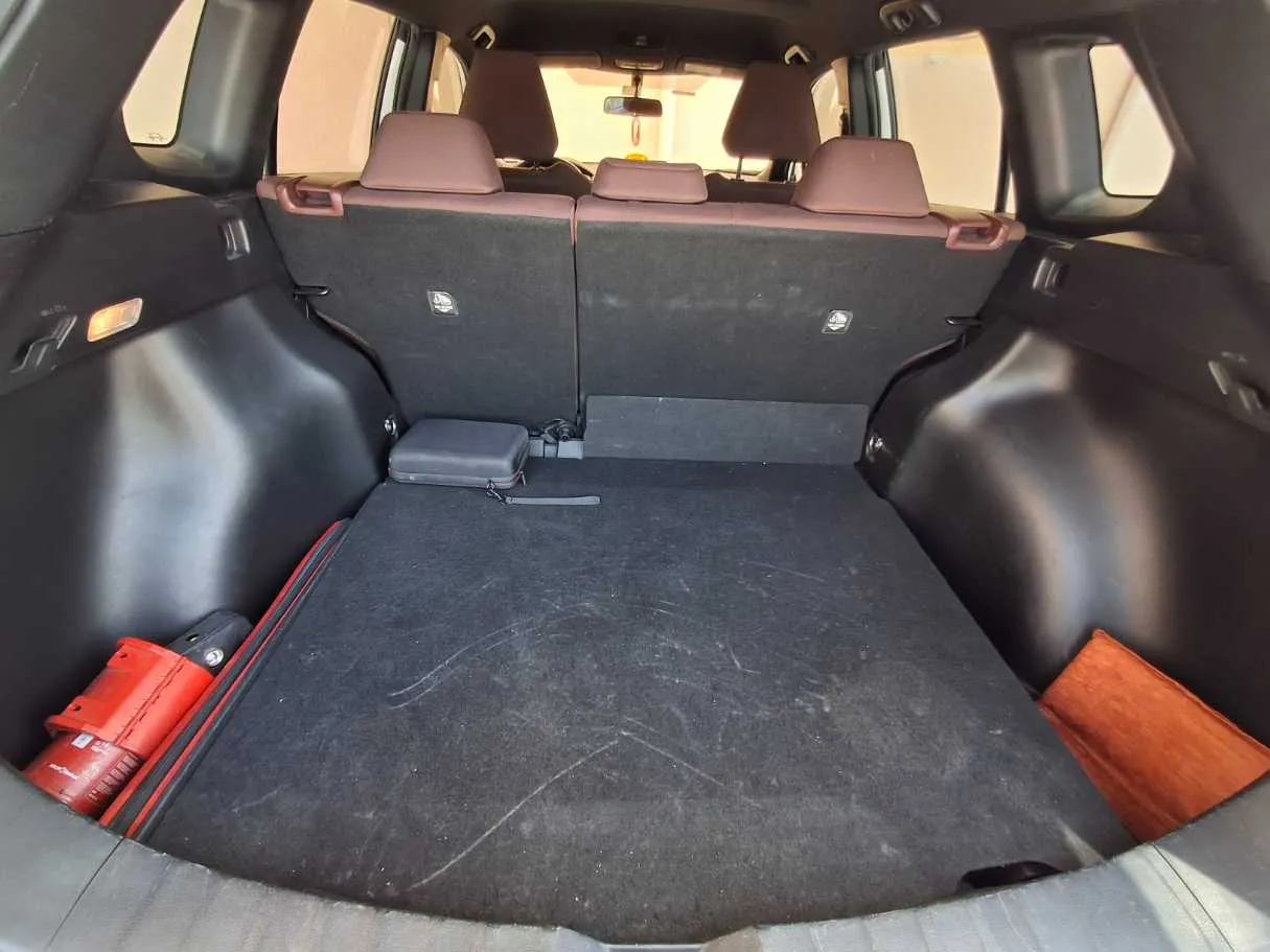 Car image 19