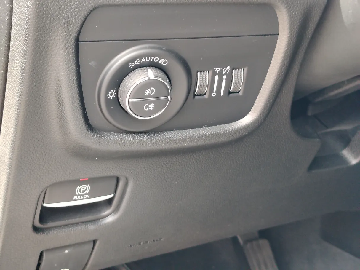 Car image 31