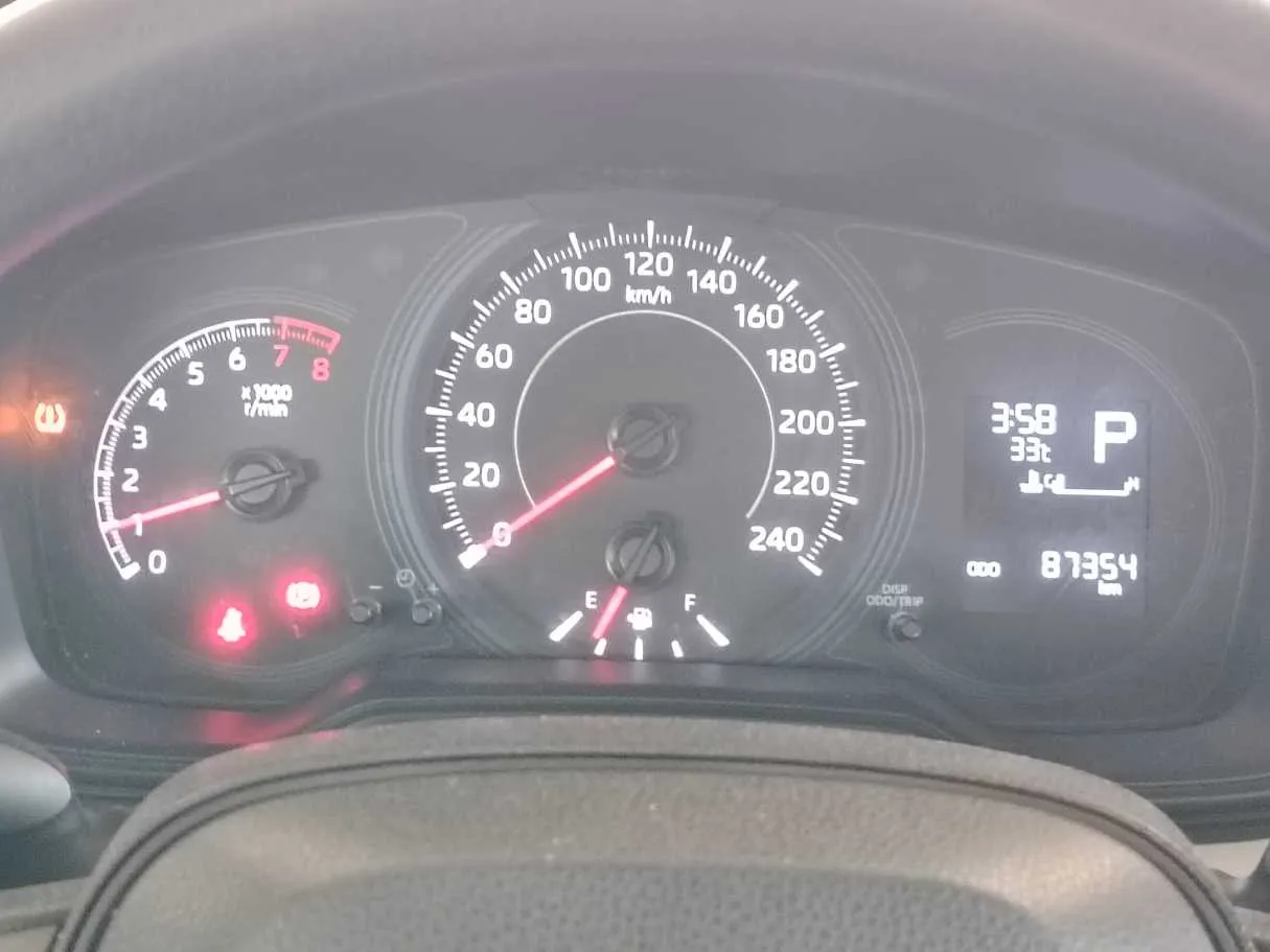 Car image 25