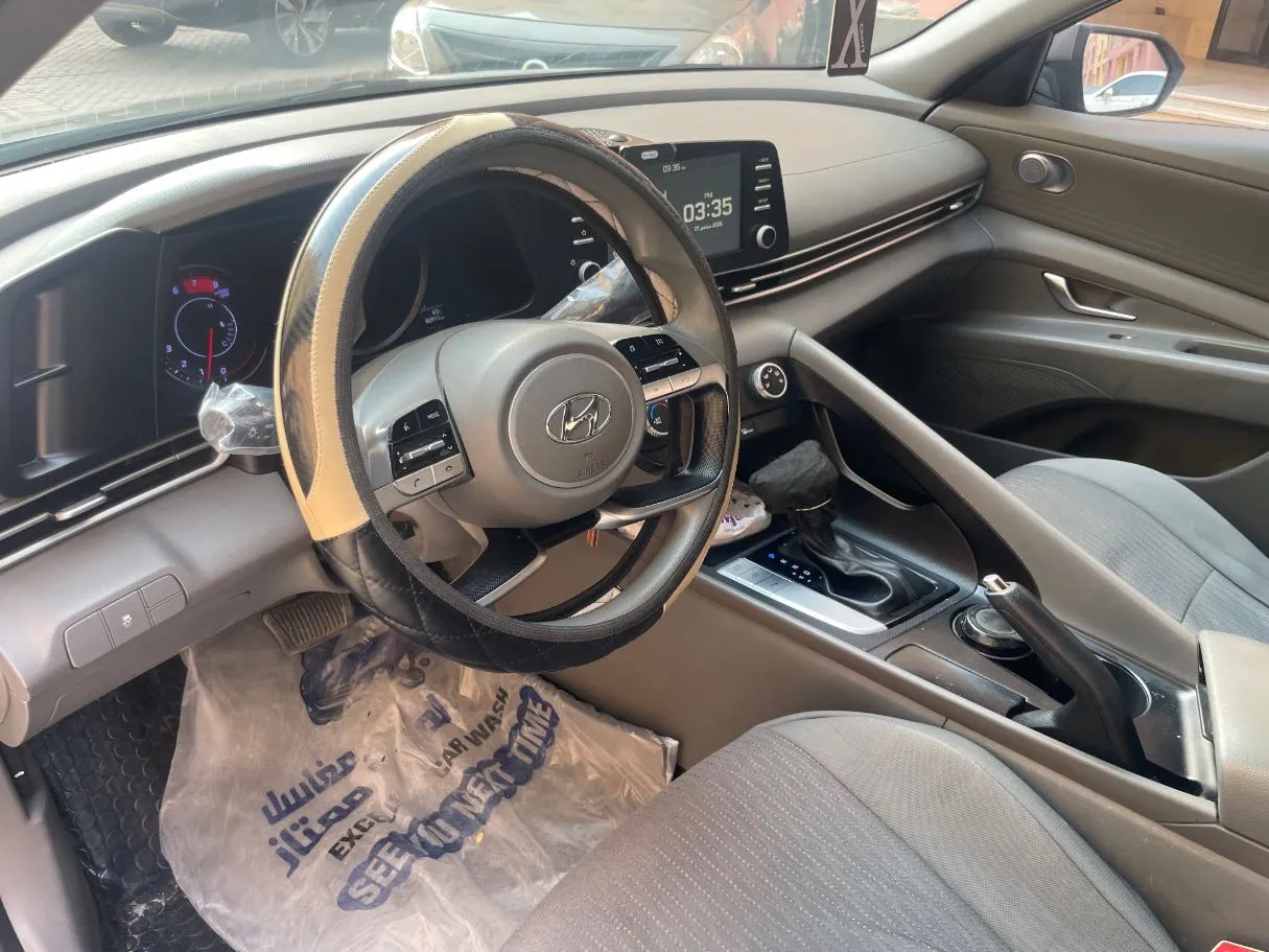 Car image 13