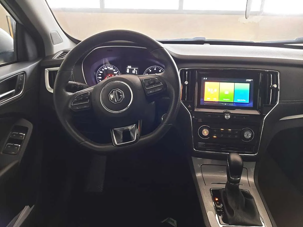 Car image 16