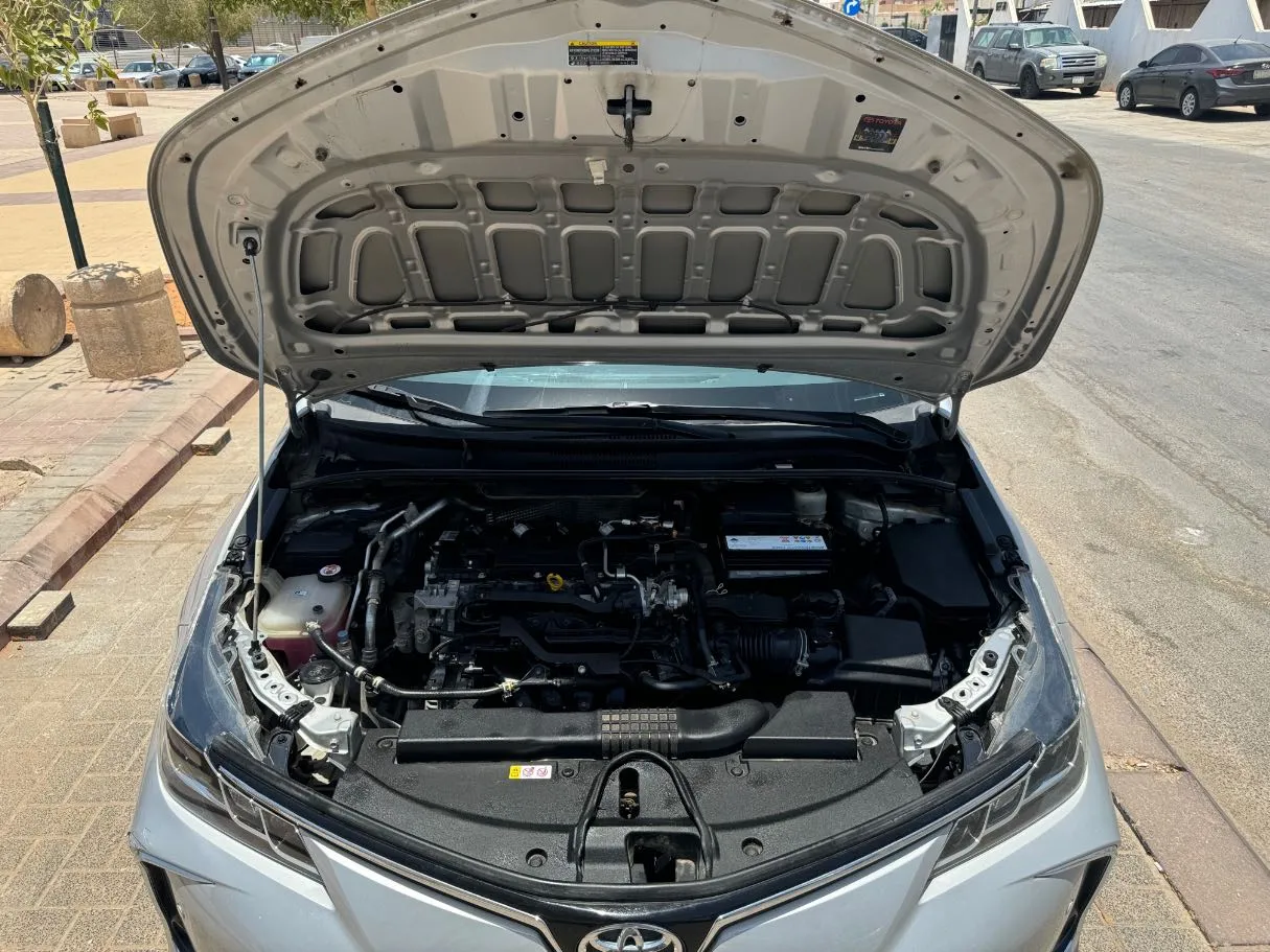 Car image 25