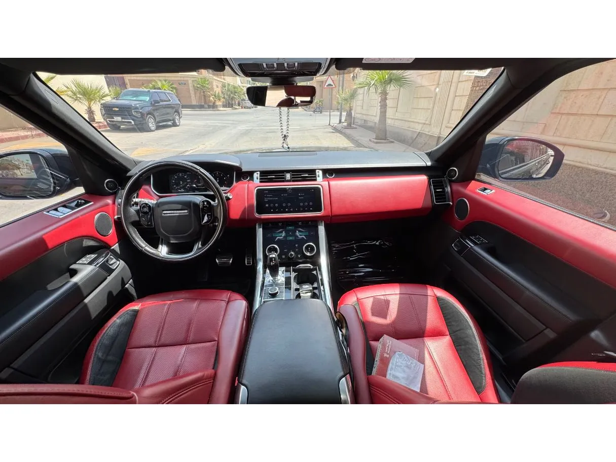 Car image 15