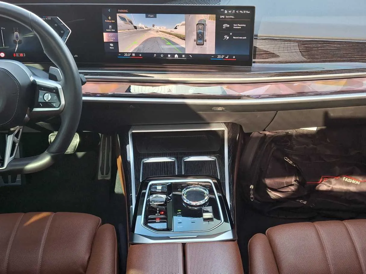 Car image 15