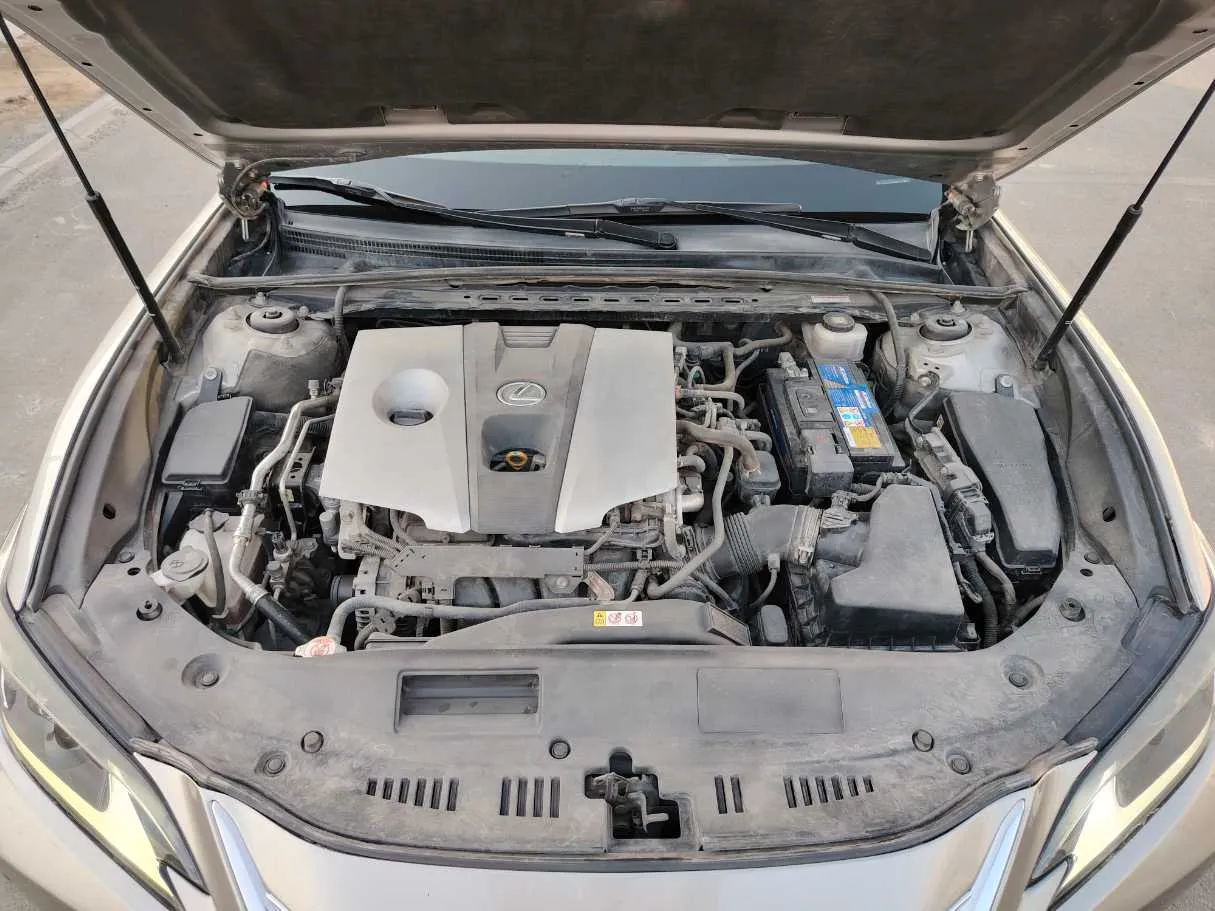 Car image 35