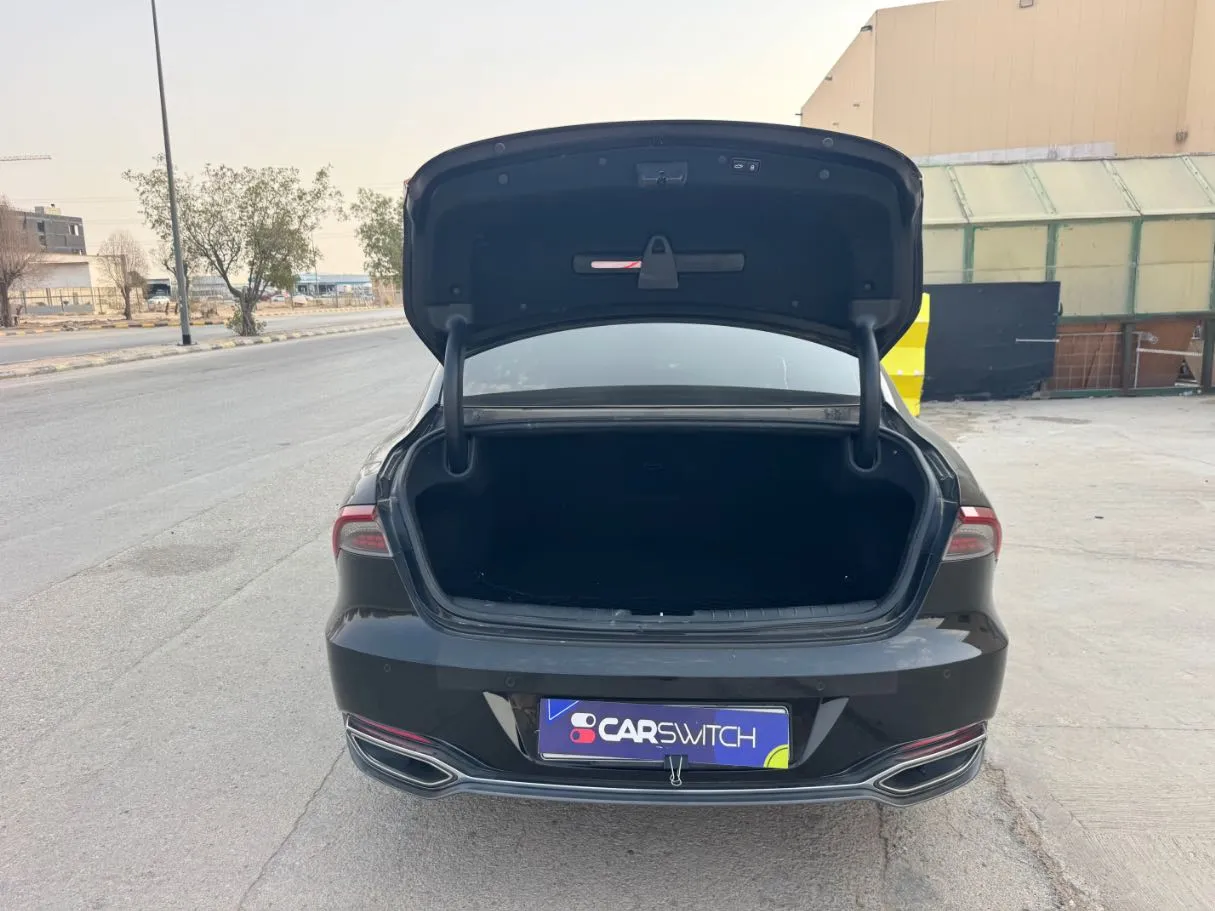 Car image 20