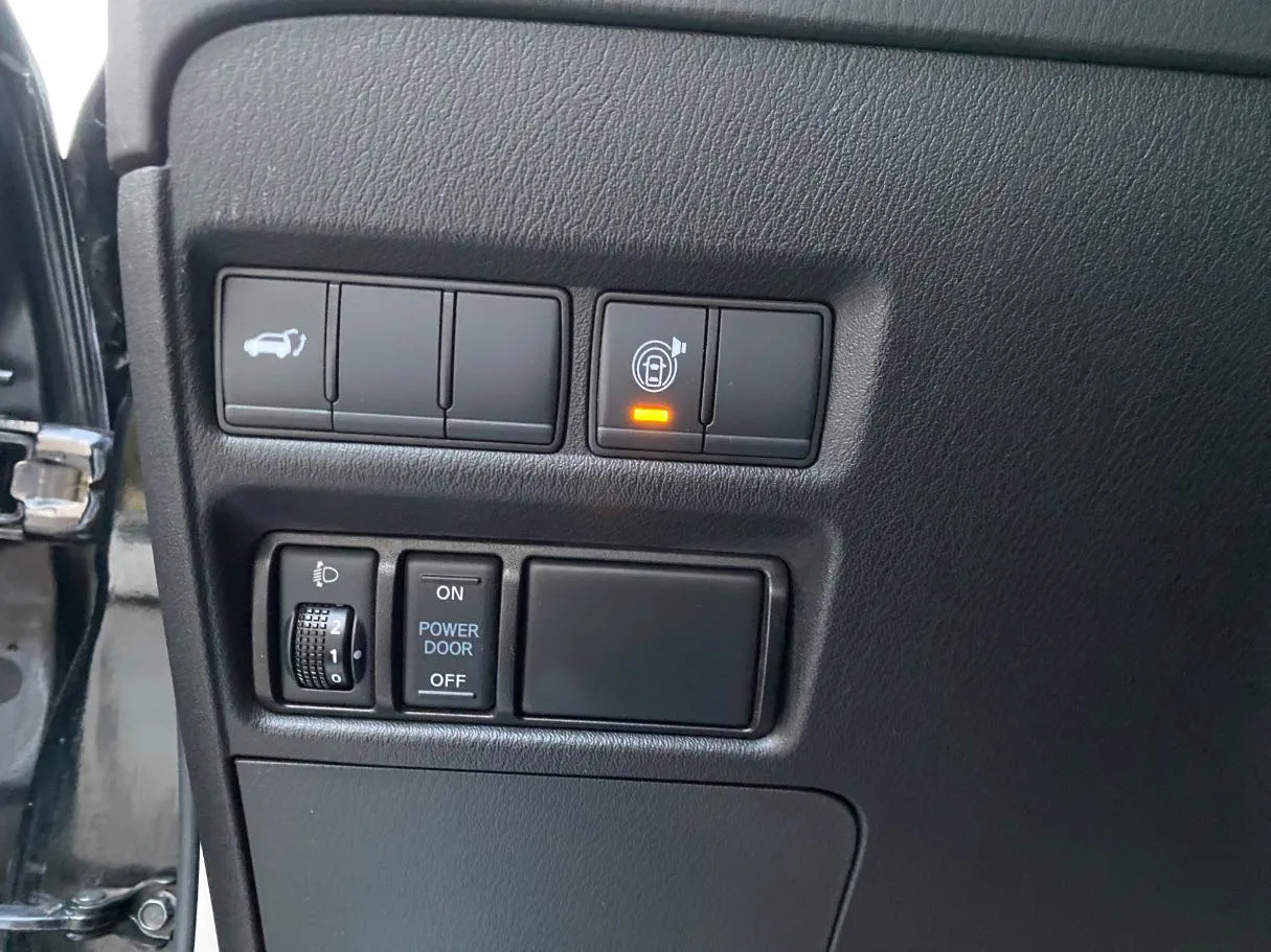 Car image 26