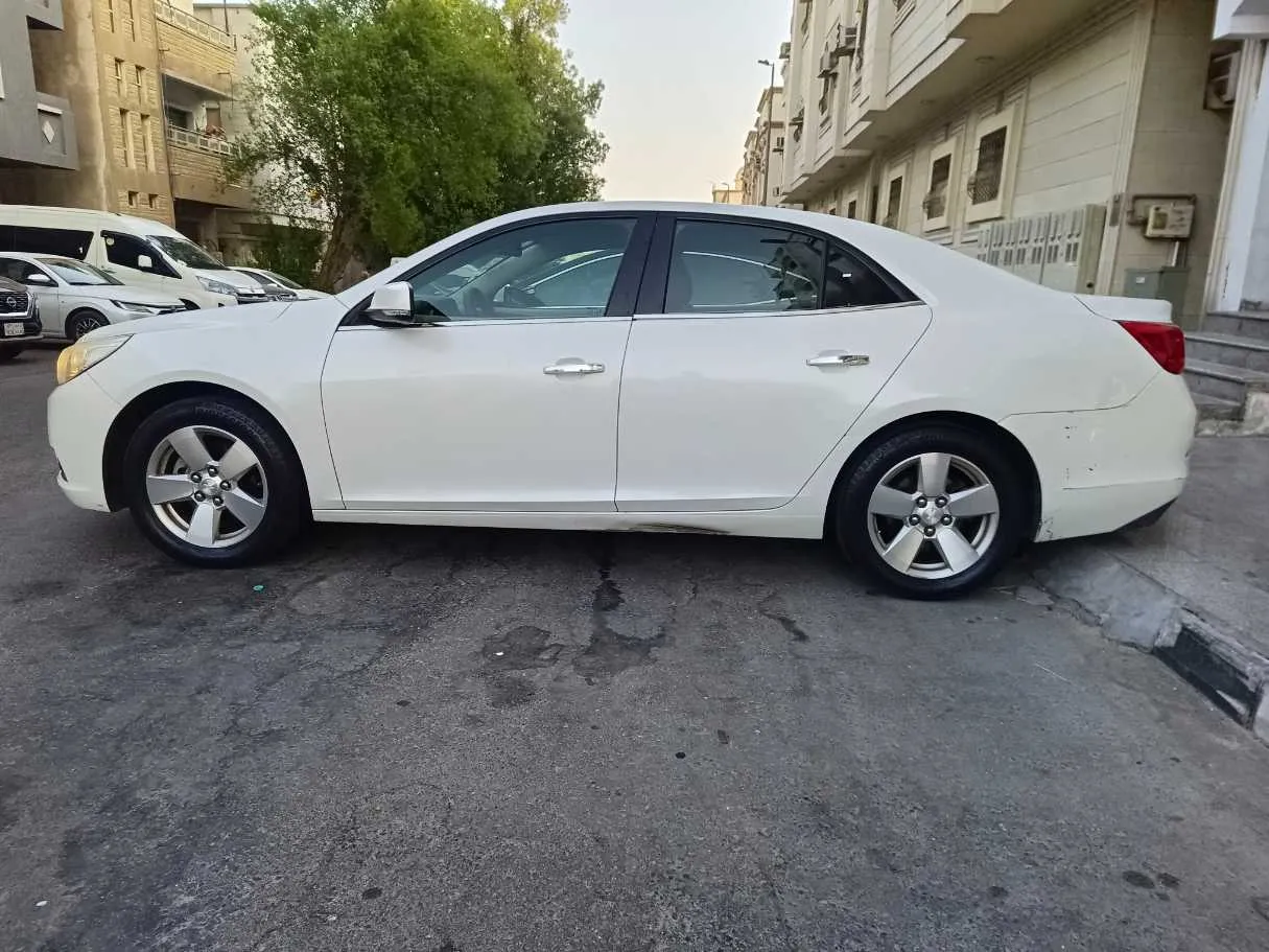 Car image 8