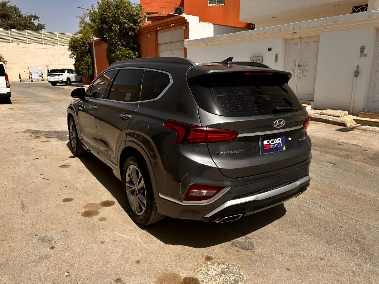 Car image 7