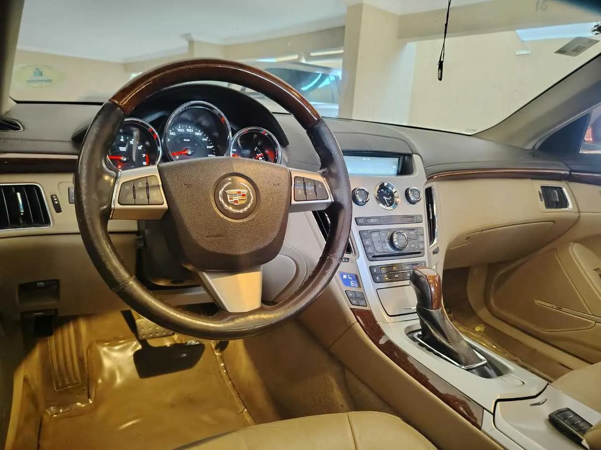 Car image 26