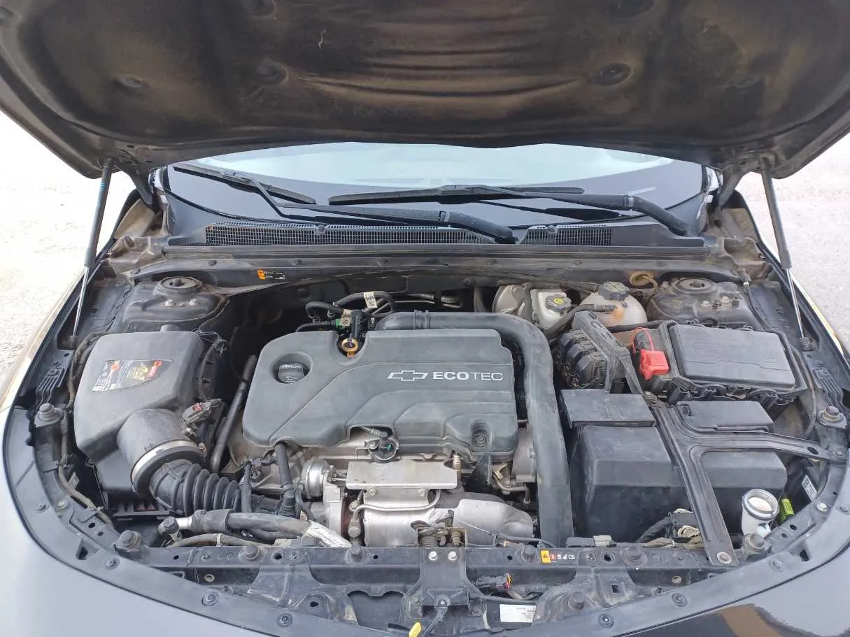 Car image 25