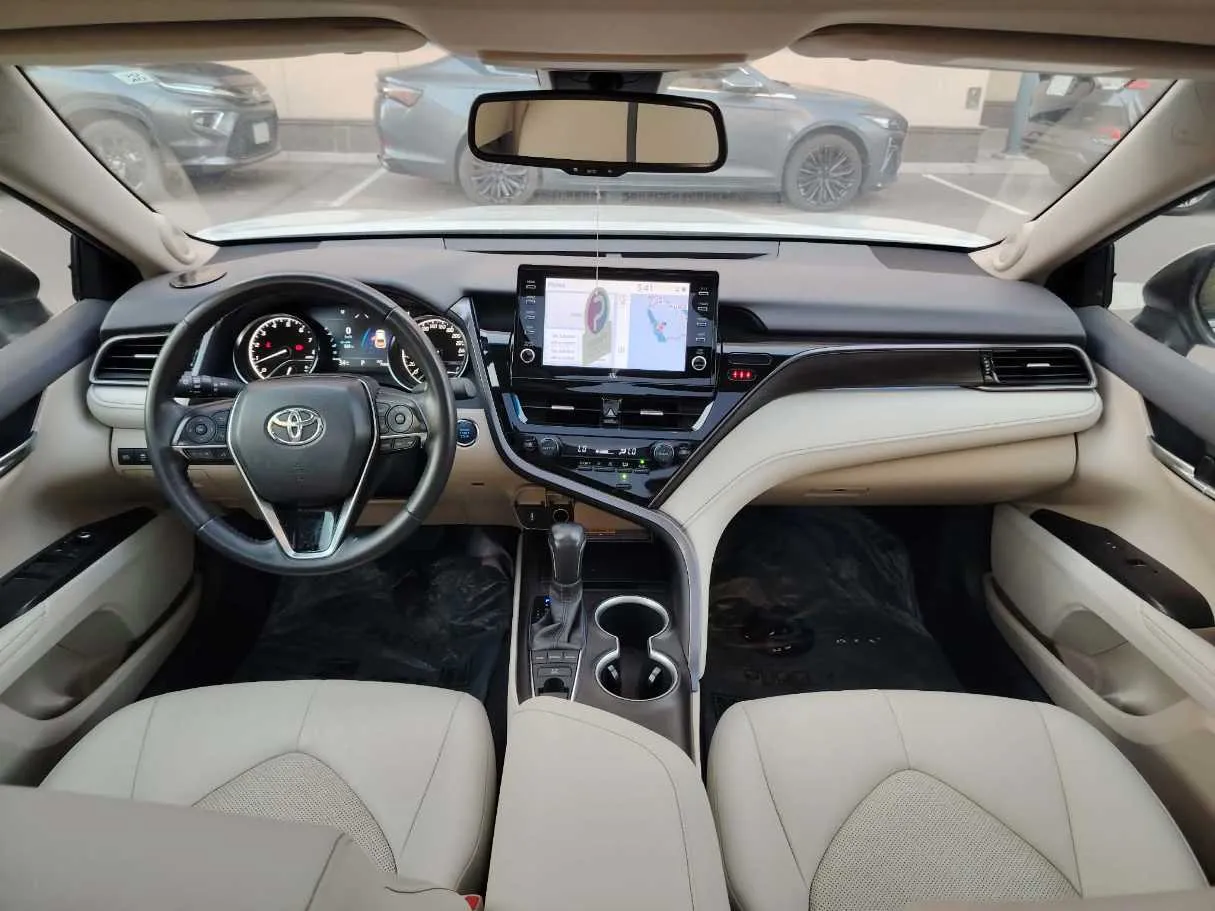 Car image 21