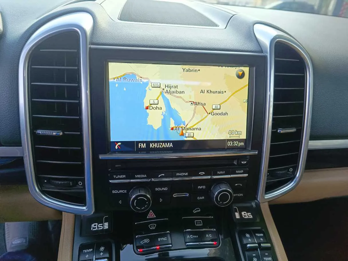 Car image 23