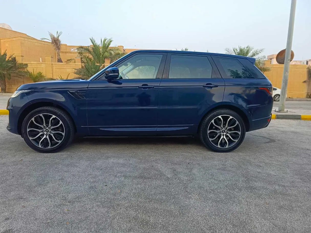 Car image 8