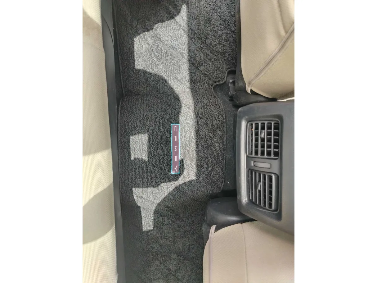 Car image 33