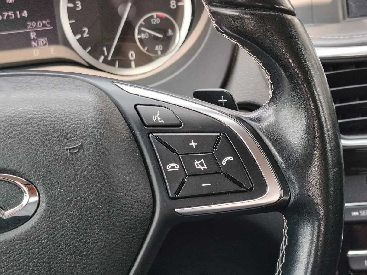 Car image 27