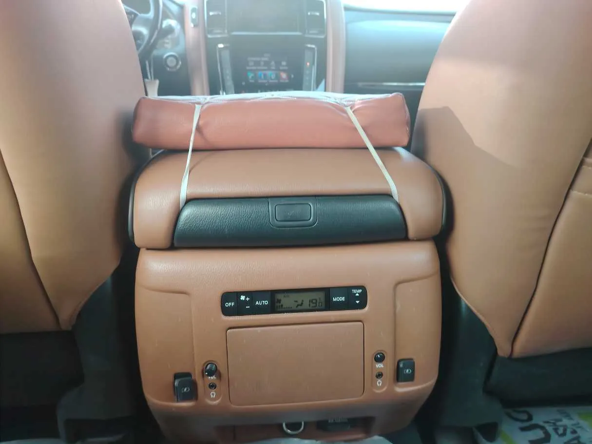Car image 38