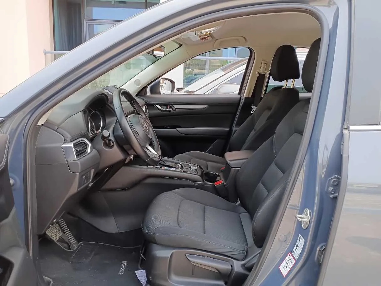 Car image 12
