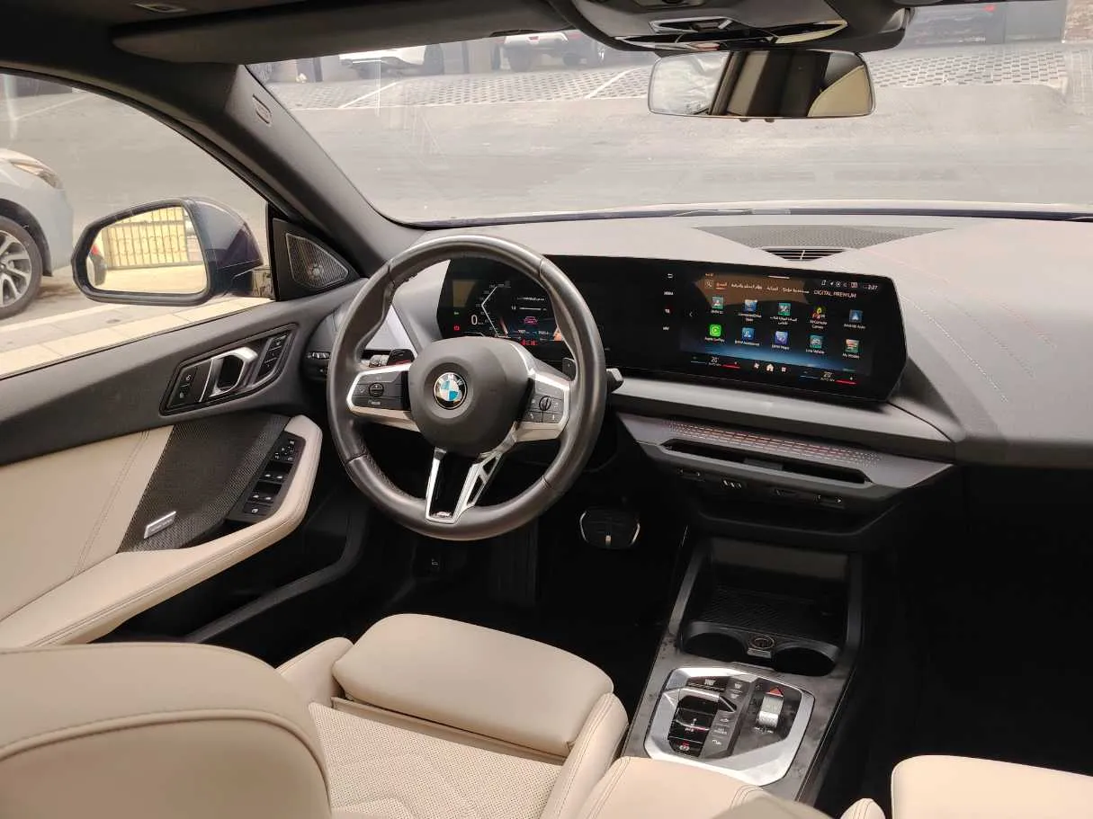 Car image 26