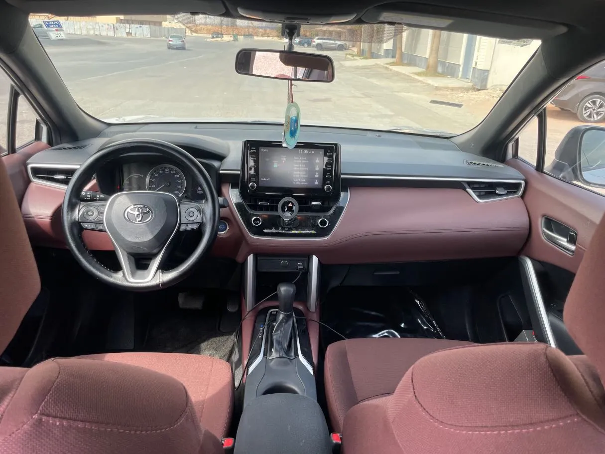 Car image 18