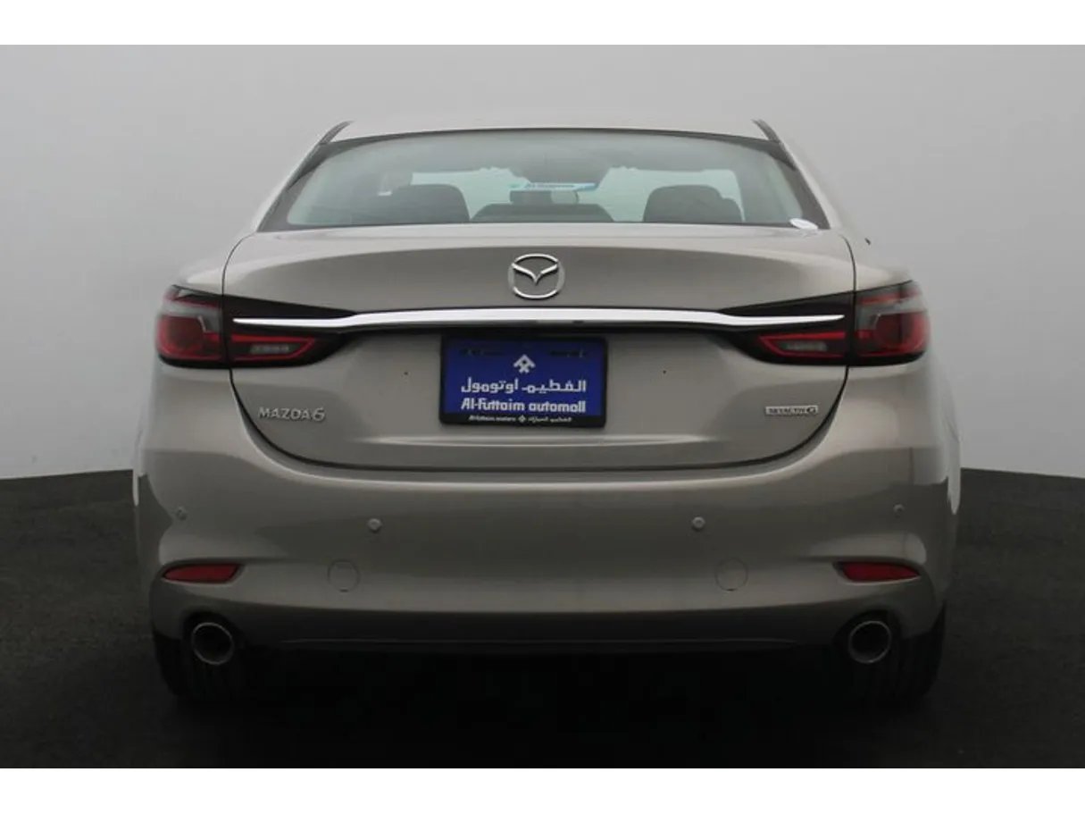 Car image 12