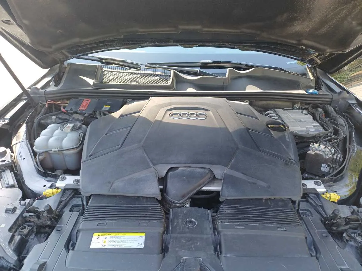 Car image 25