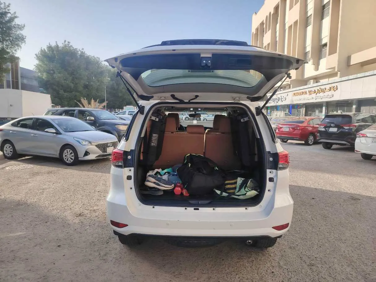 Car image 28