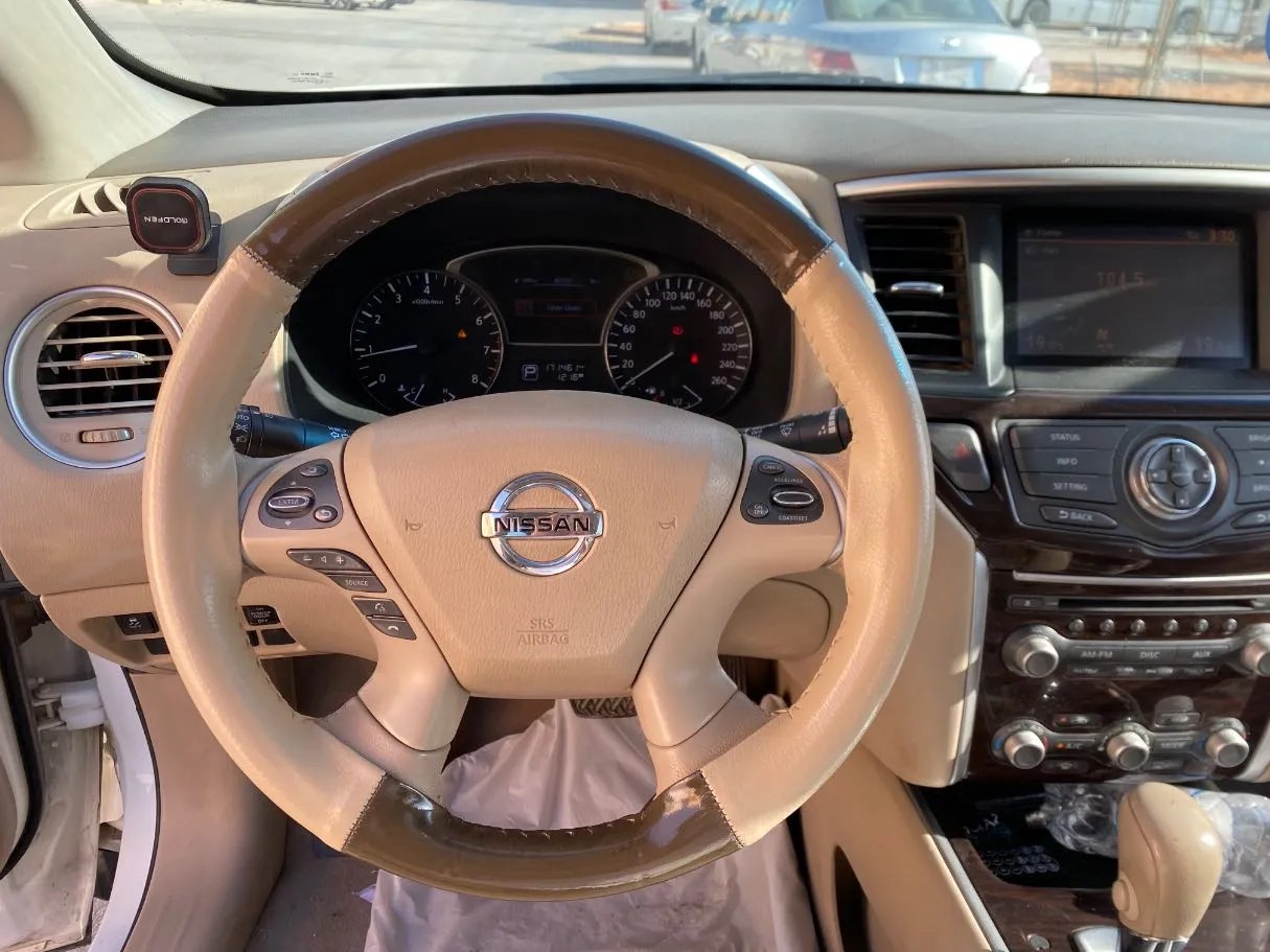 Car image 19