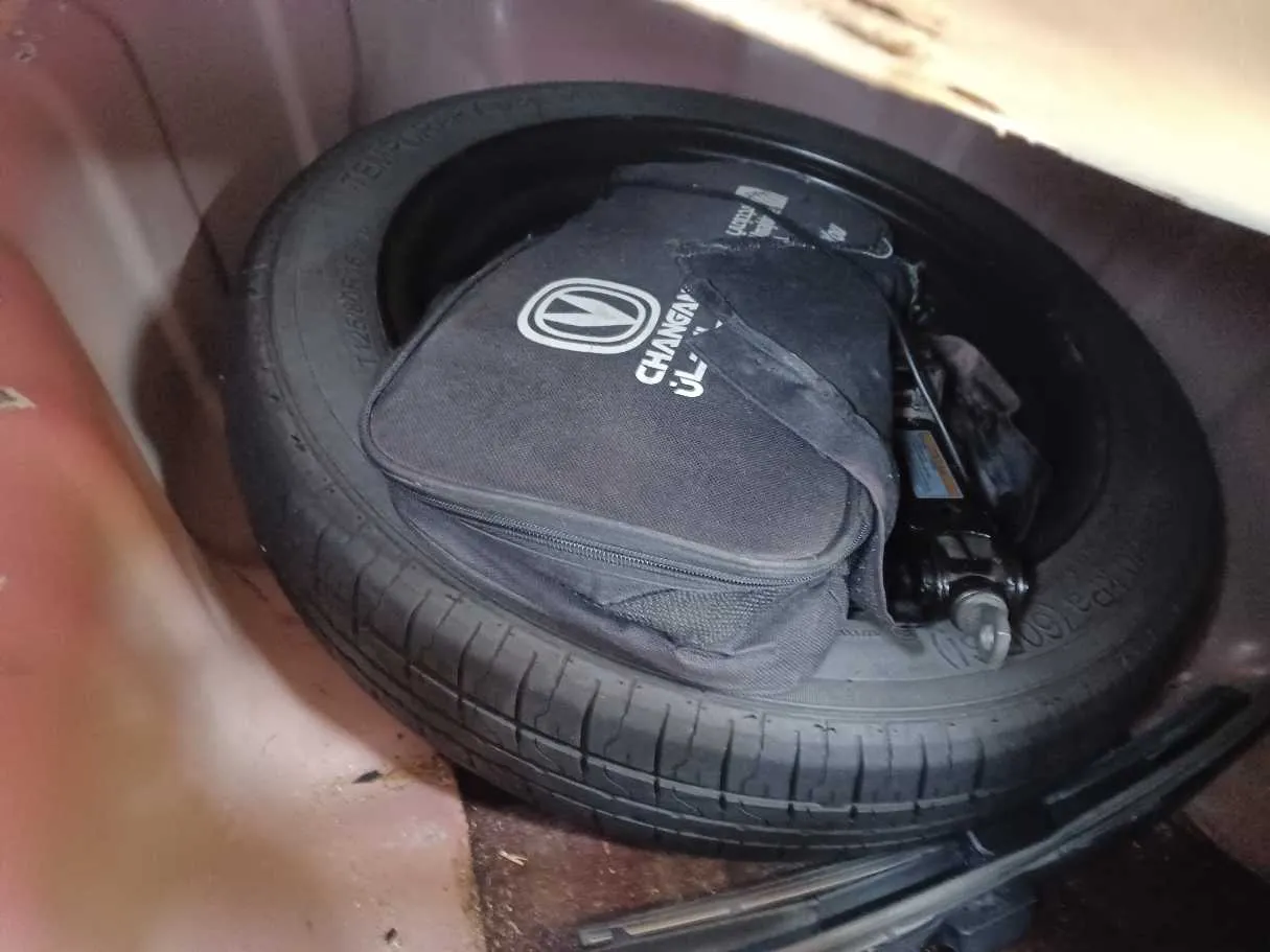 Car image 23