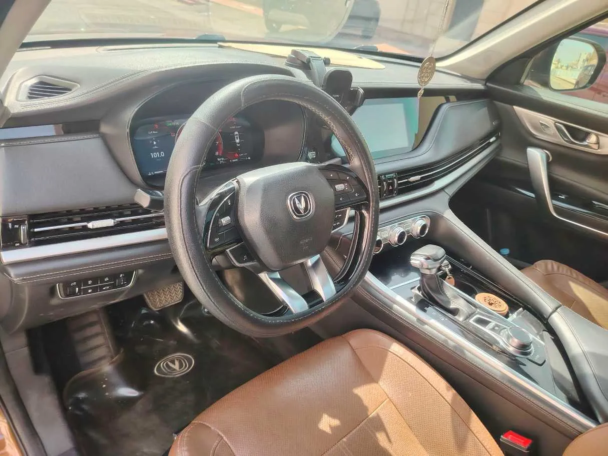 Car image 13