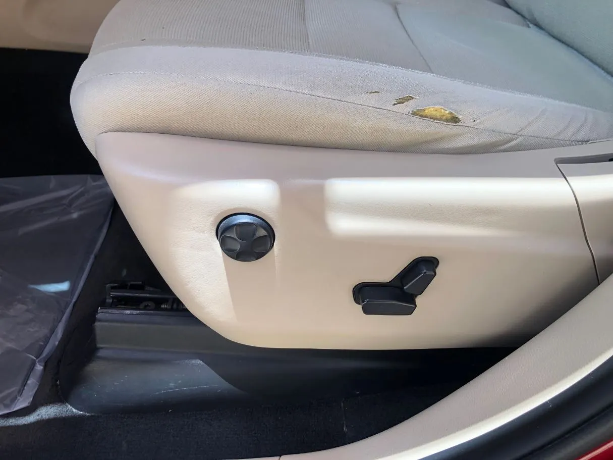 Car image 22