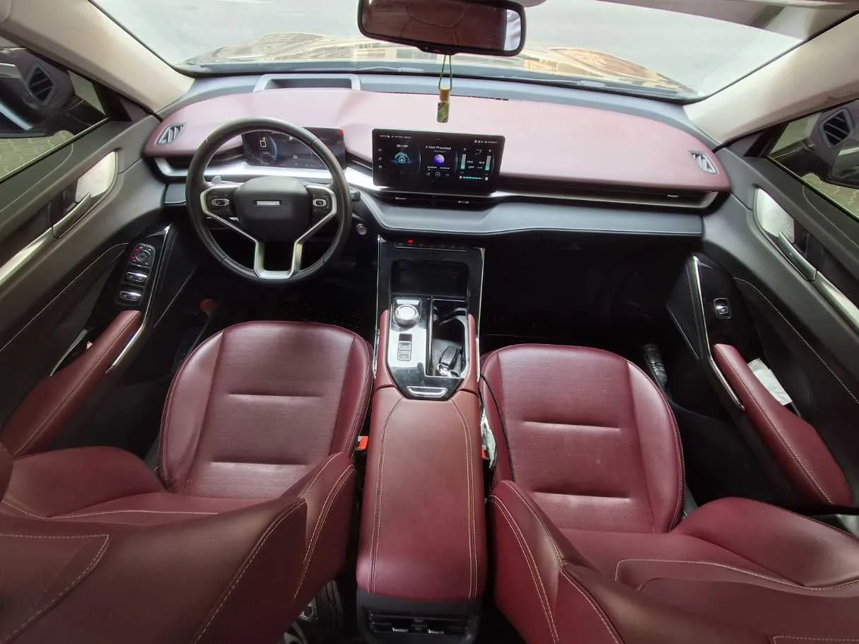 Car image 14