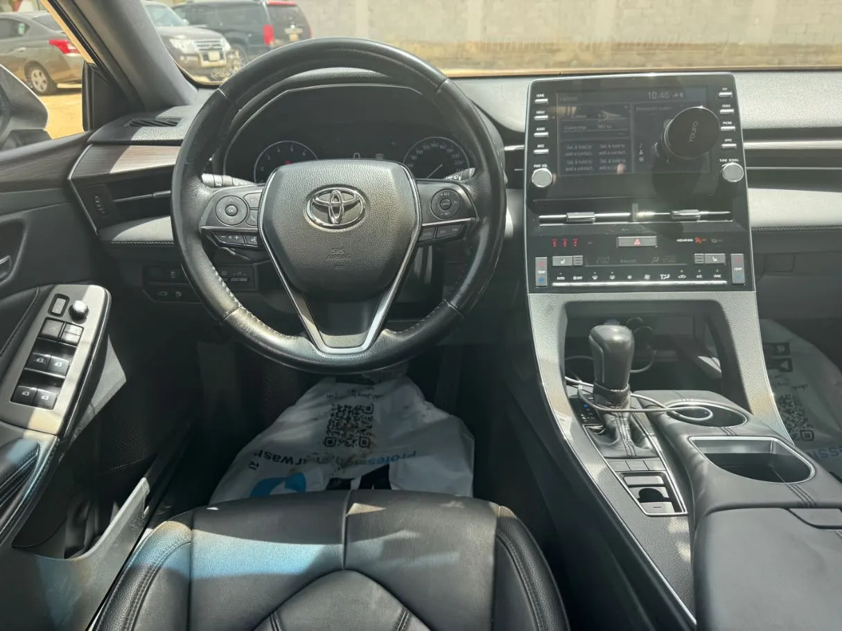 Car image 16