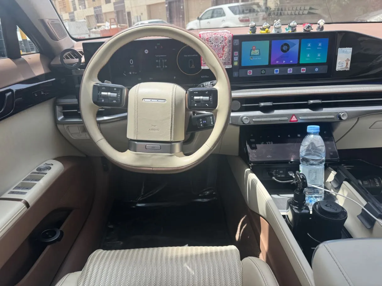 Car image 14