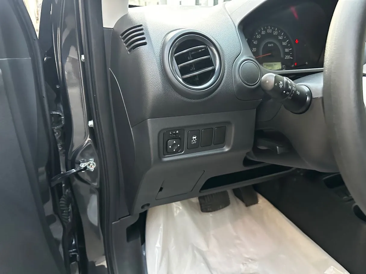 Car image 23