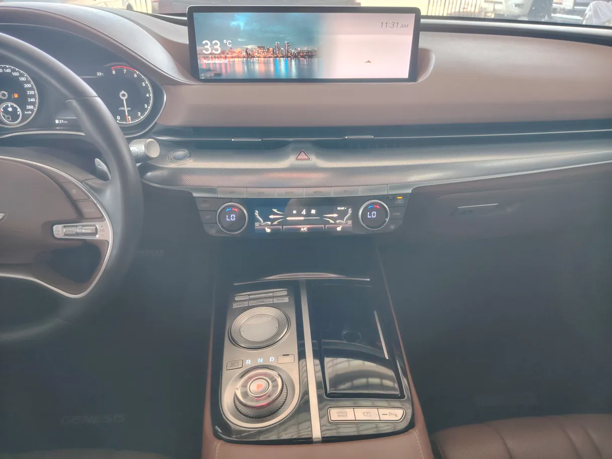 Car image 23
