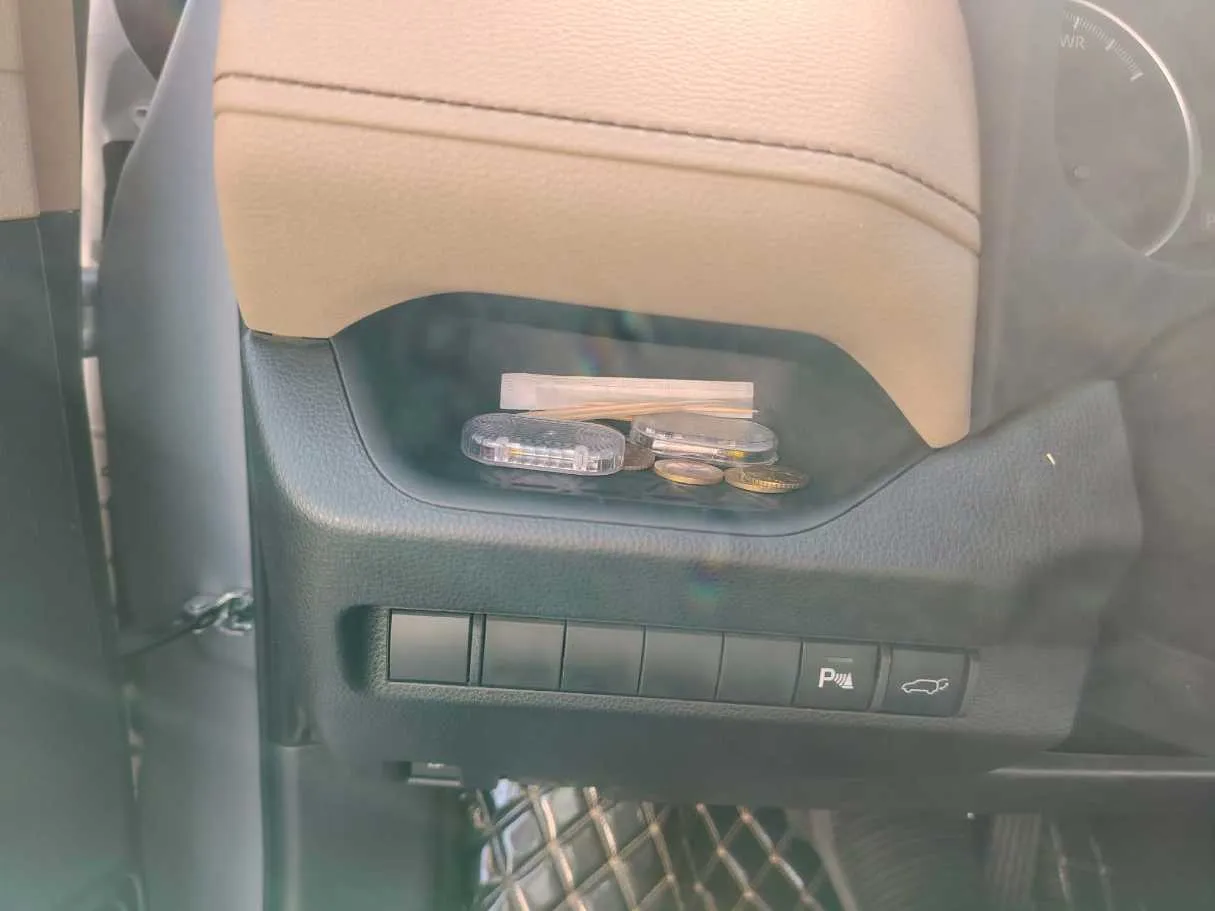 Car image 34