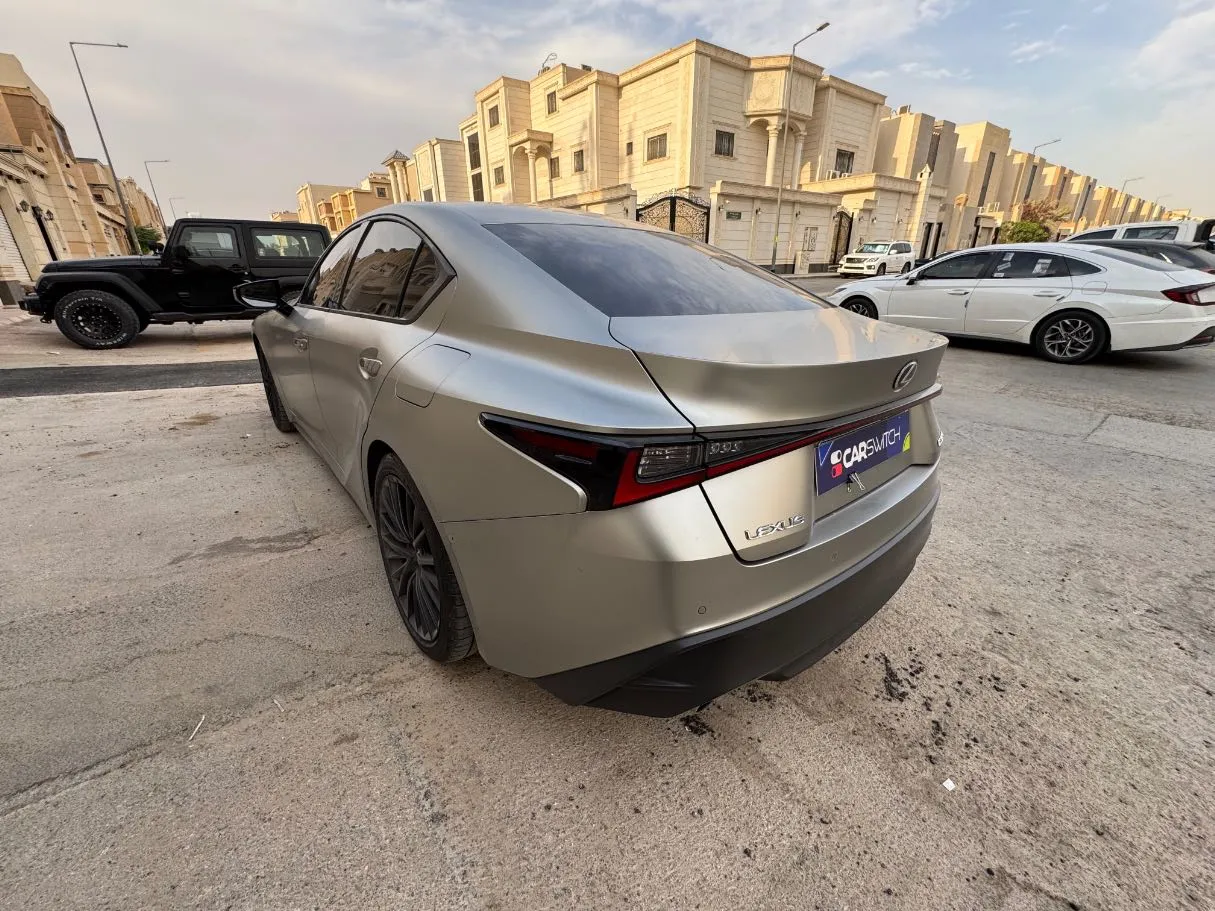 Car image 7