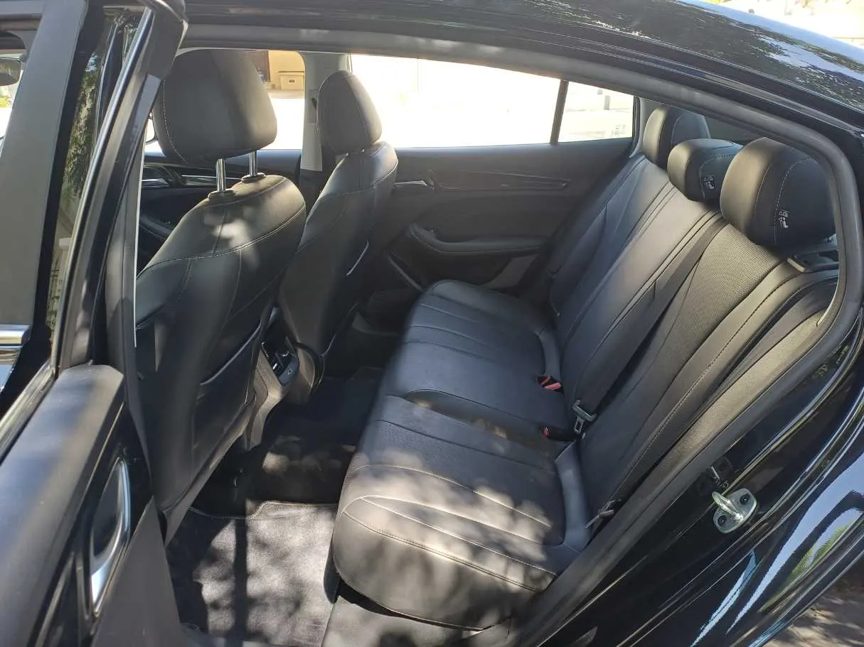 Car image 13